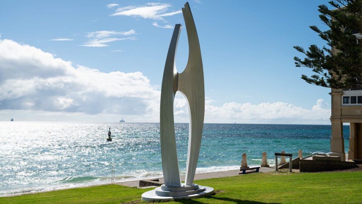 'As One' by R.M. Ron Gomboc, Cottesloe 2021. Photo by Louise Coghill.
